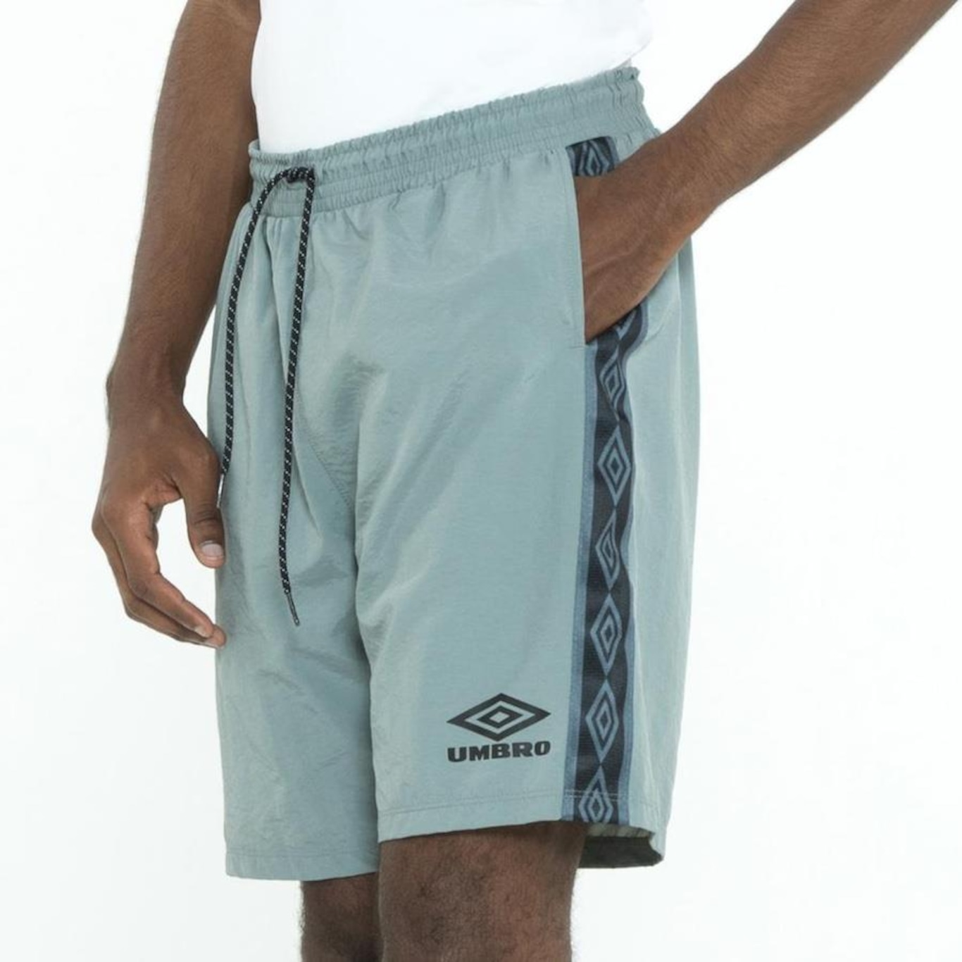 Bermuda Umbro Traditional Club - Masculina - Foto 3