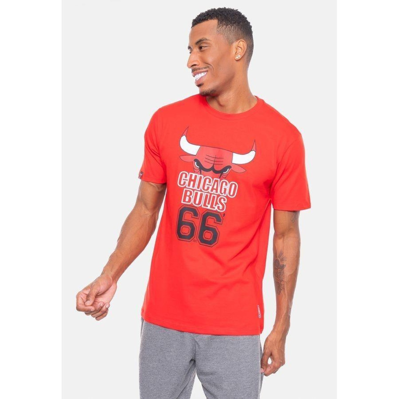 Camiseta Nba Half Logo Chicago Bulls Nba - Masculina - Foto 4