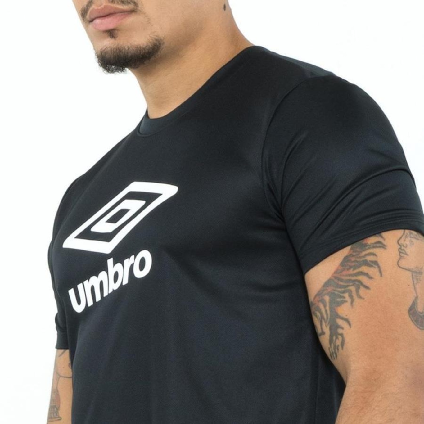 Camiseta Umbro Essential Diamond - Masculina - Foto 2