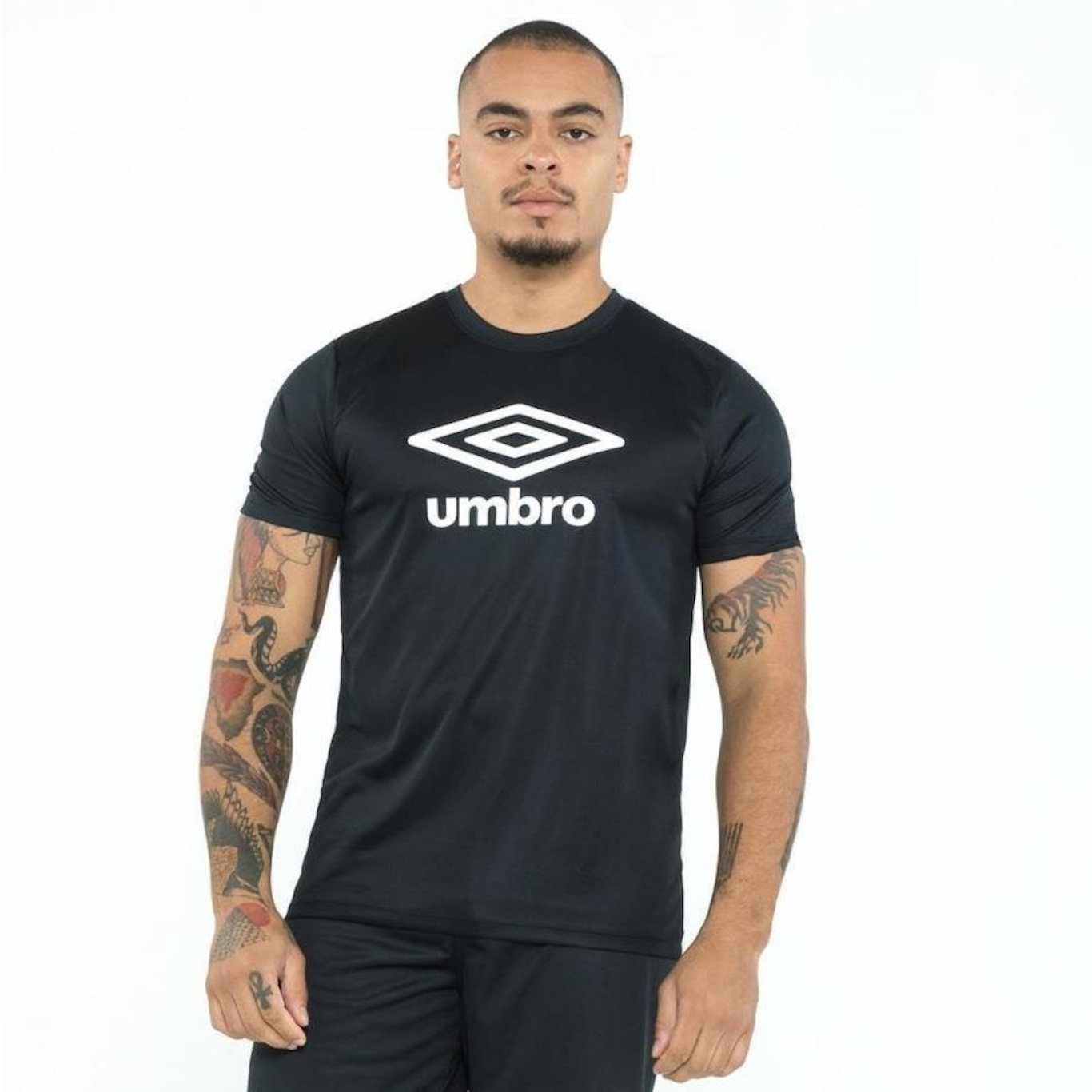 Camiseta Umbro Essential Diamond - Masculina - Foto 4