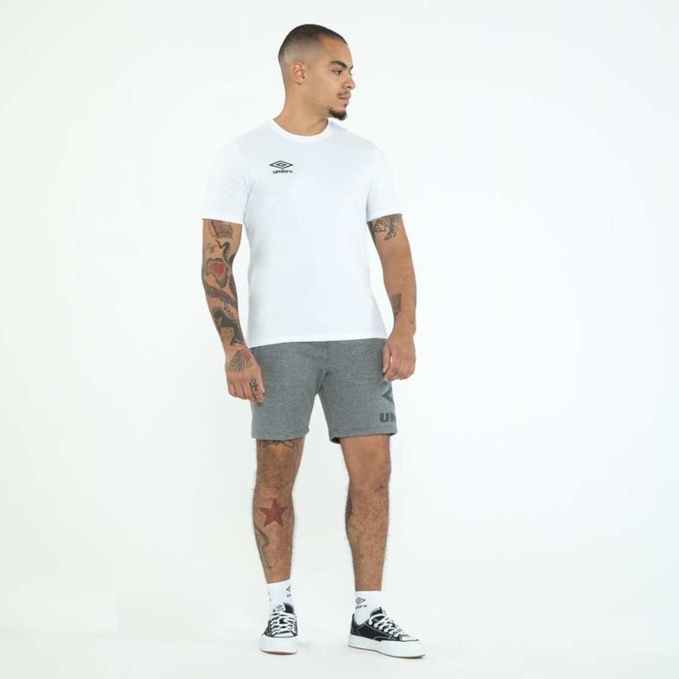 Camiseta Umbro Essential - Masculina - Foto 6