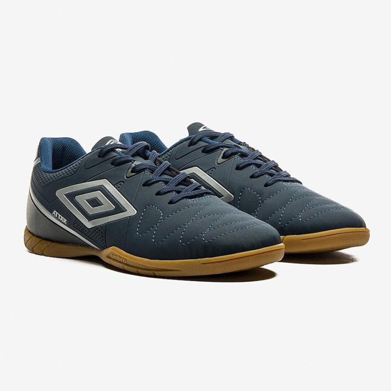 Chuteira Futsal Umbro Attak Eternal - Adulto - Foto 3