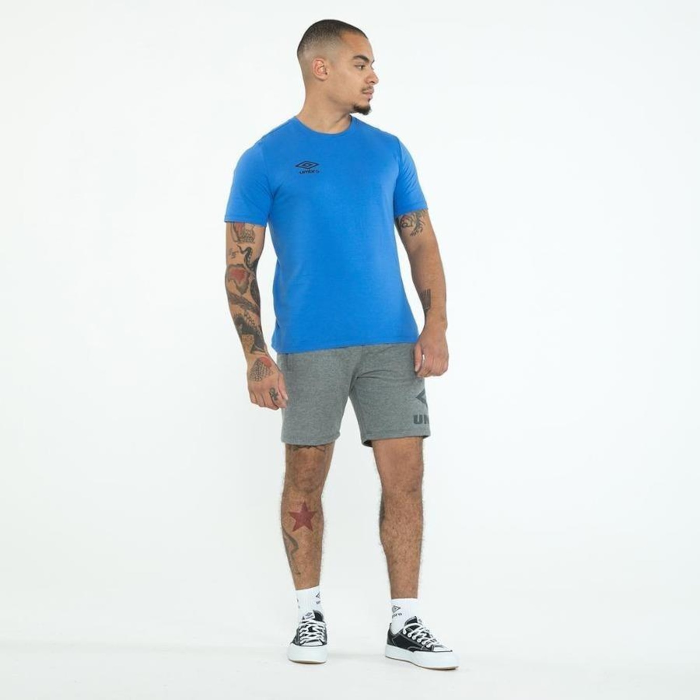 Camiseta Umbro Essential - Masculina - Foto 1