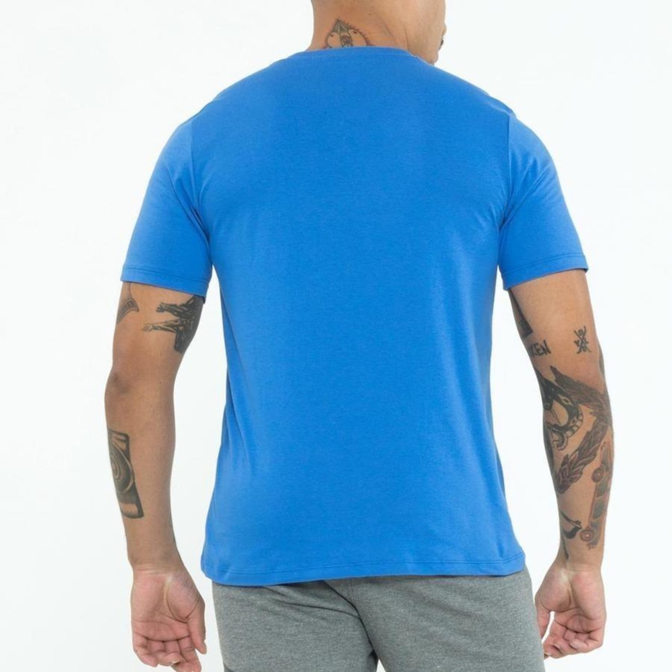 Camiseta Umbro Essential - Masculina - Foto 3