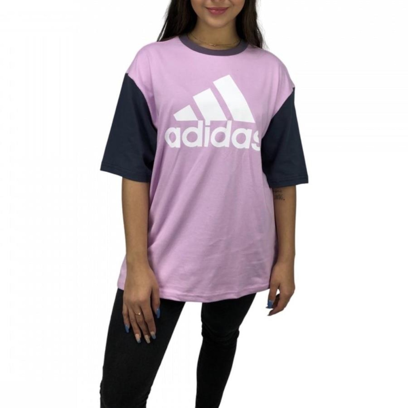 Camiseta adidas Boyfriend Big Logo - Feminina - Foto 1