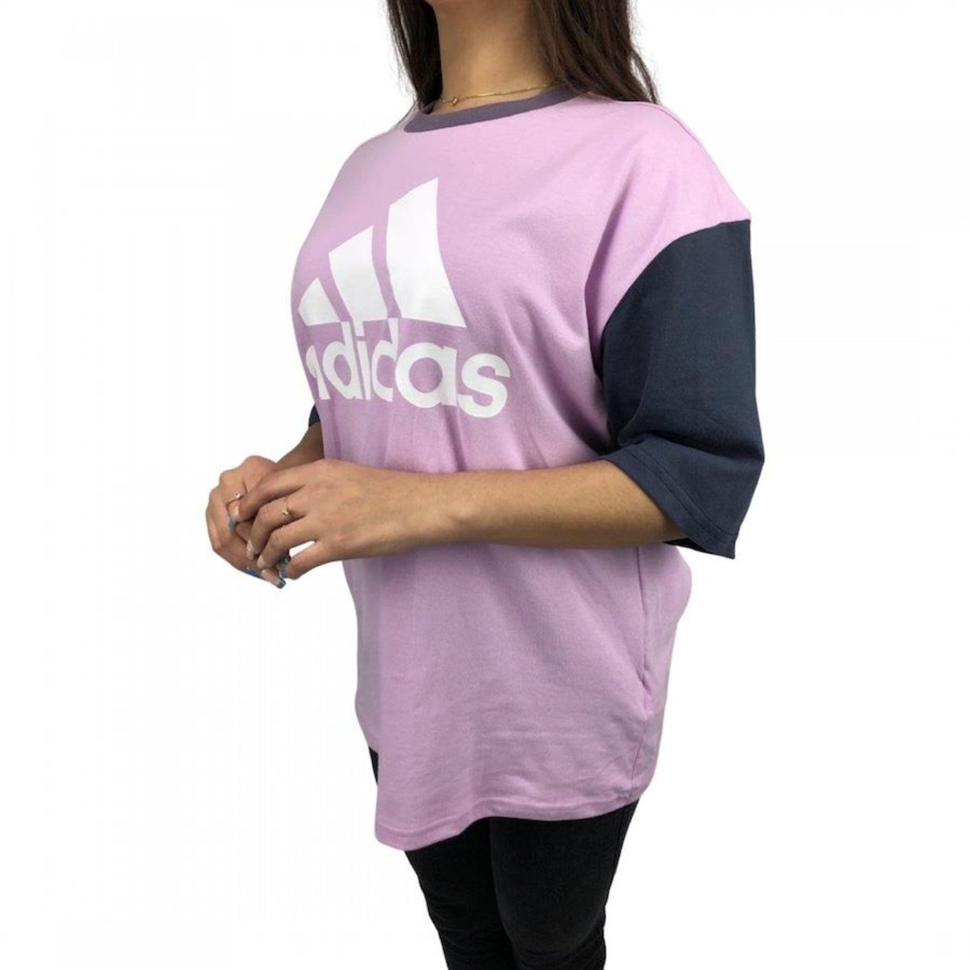 Camiseta adidas Boyfriend Big Logo - Feminina - Foto 2