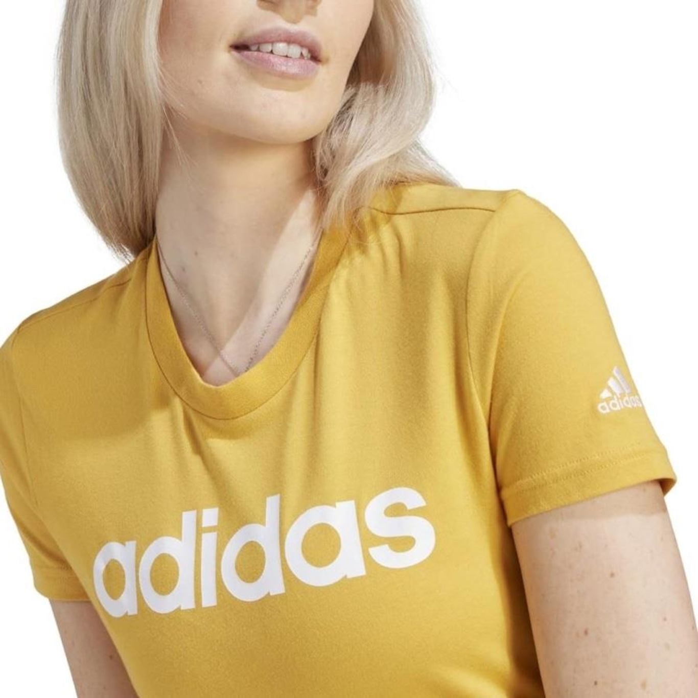 Camiseta adidas Essential Logo Slim - Feminina - Foto 4