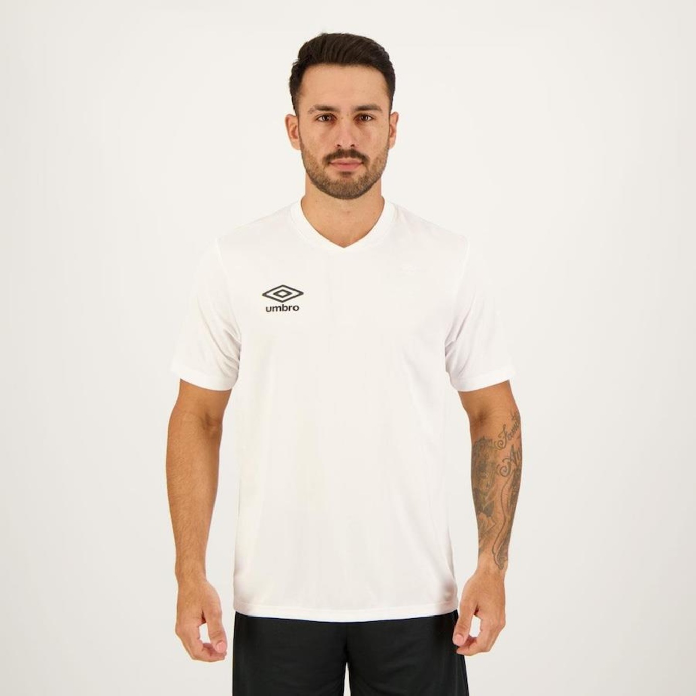 Camiseta Umbro Striker Premium - Masculina - Foto 1