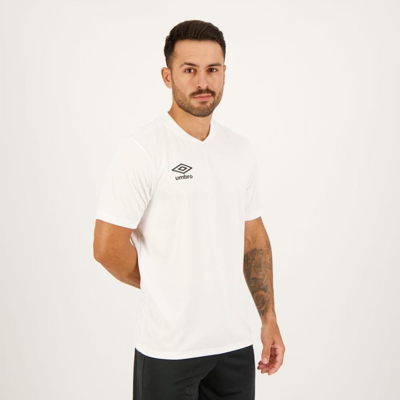 Camiseta Umbro Striker Premium - Masculina - Foto 2