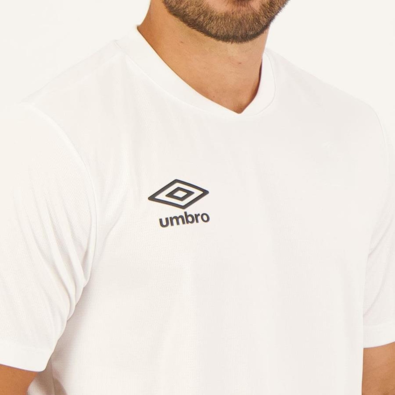 Camiseta Umbro Striker Premium - Masculina - Foto 4