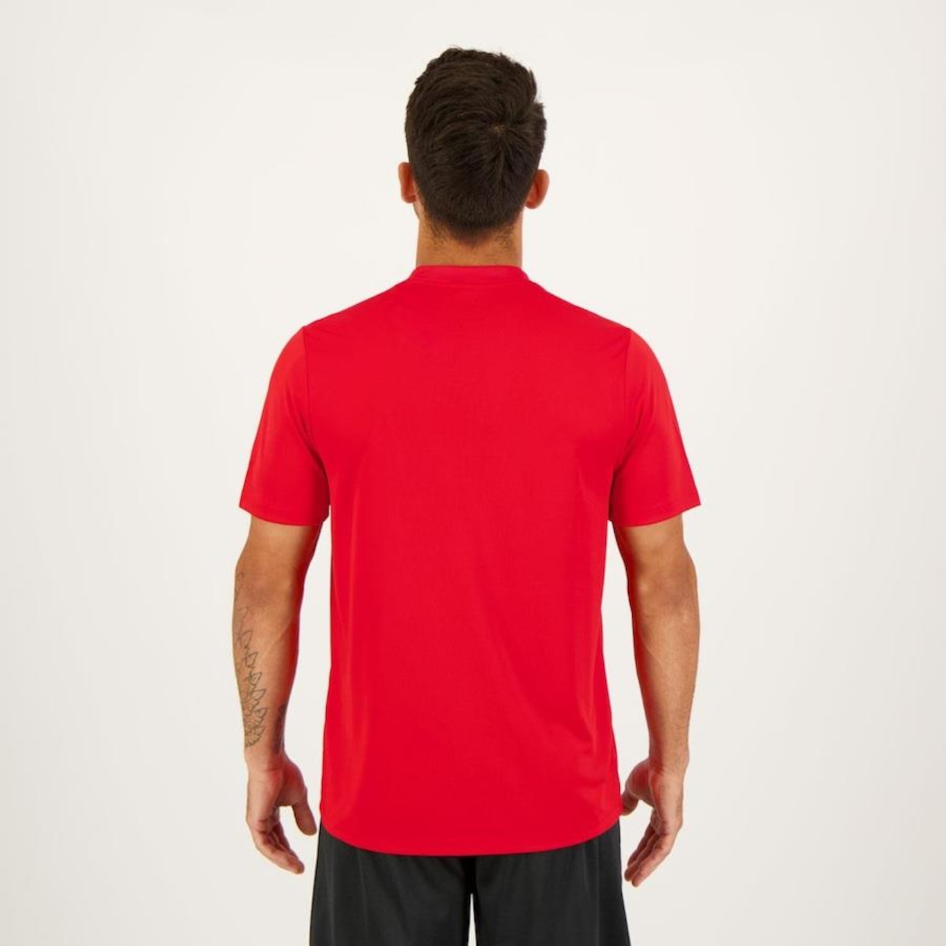 Camiseta Umbro Striker Premium - Masculina - Foto 3