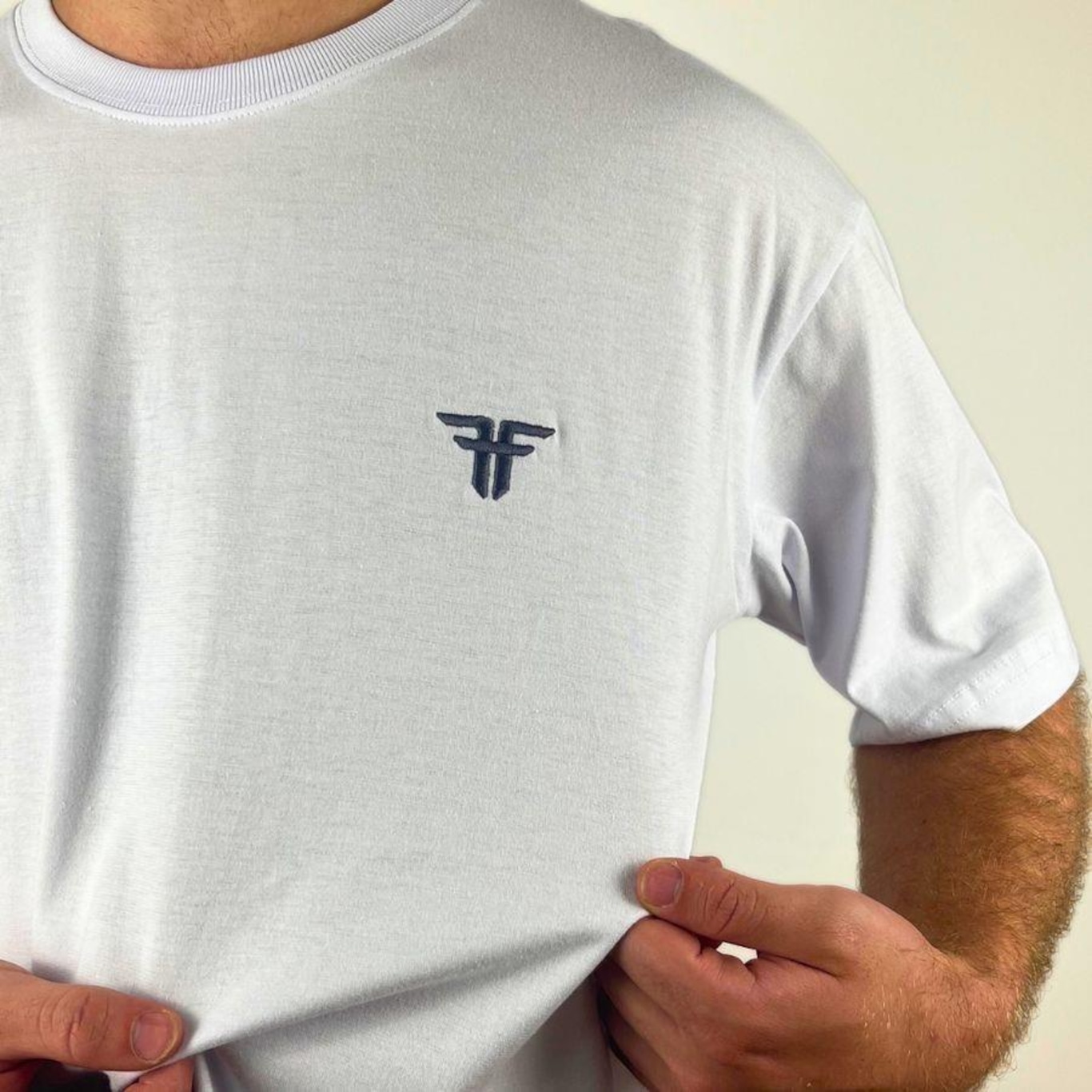 Camiseta Fallen Logo Bordado - Masculina - Foto 3