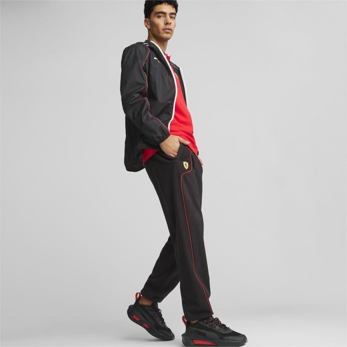 Calça de Moletom Puma Scuderia Ferrari Race - Masculina - Foto 3