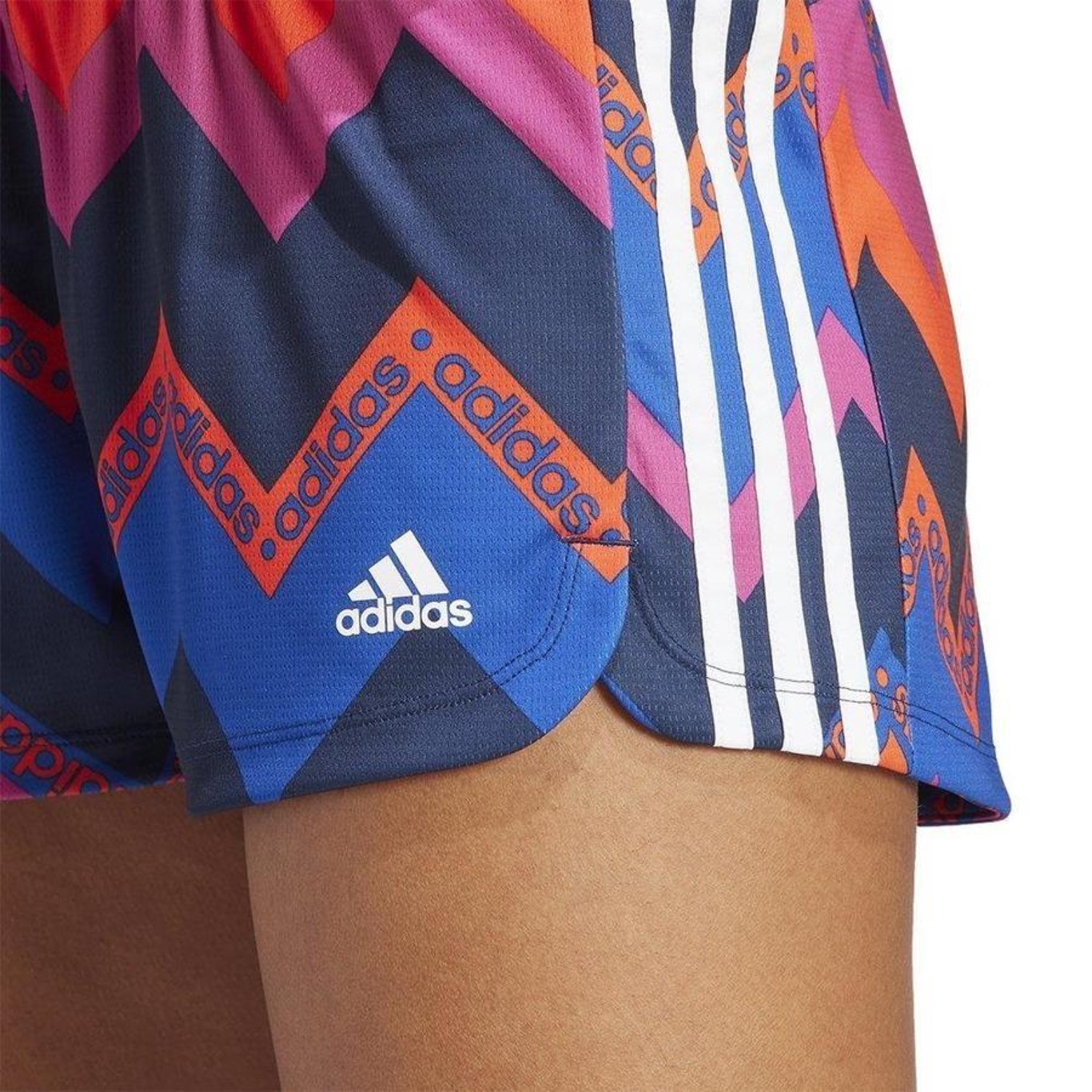 Shorts adidas Farm - Feminino - Foto 4