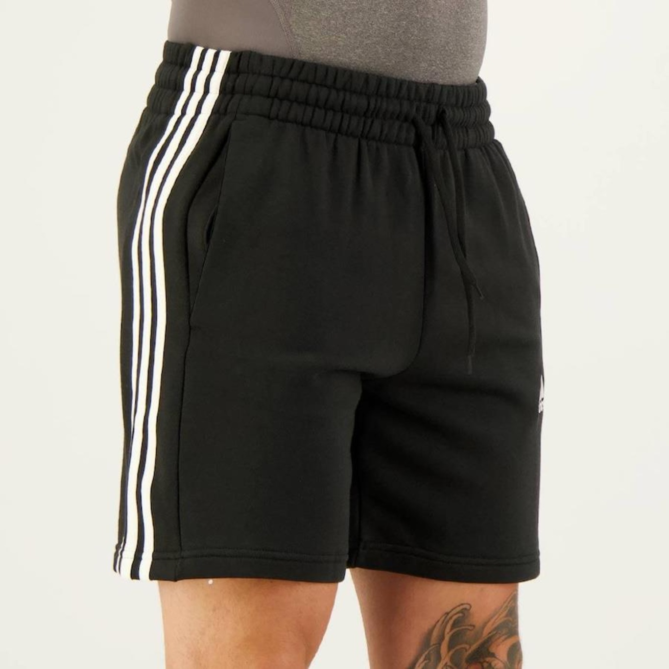 Bermuda adidas Essentials 3-Stripes - Masculina - Foto 2