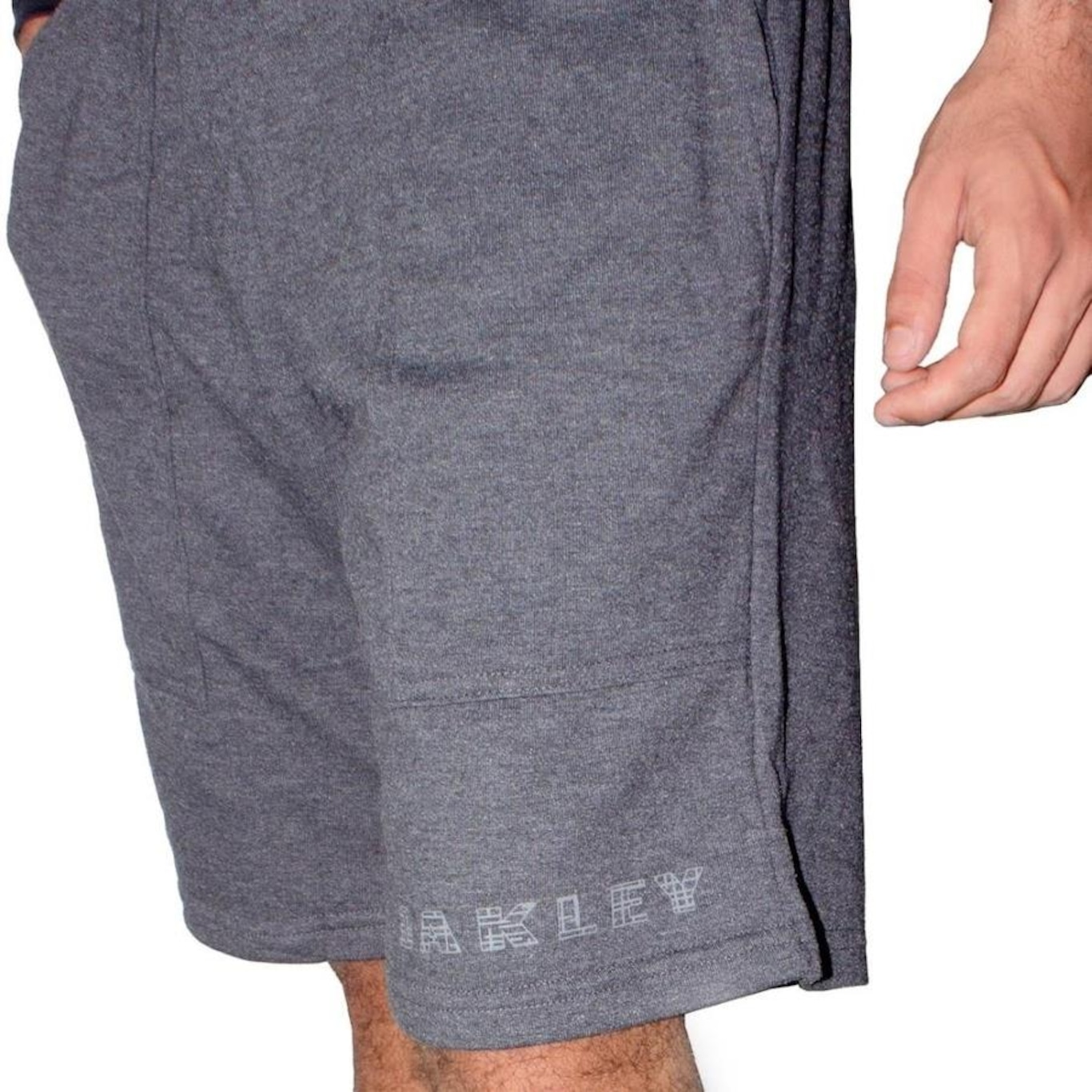 Shorts de Moletom Oakley Mythologies - Masculino - Foto 4