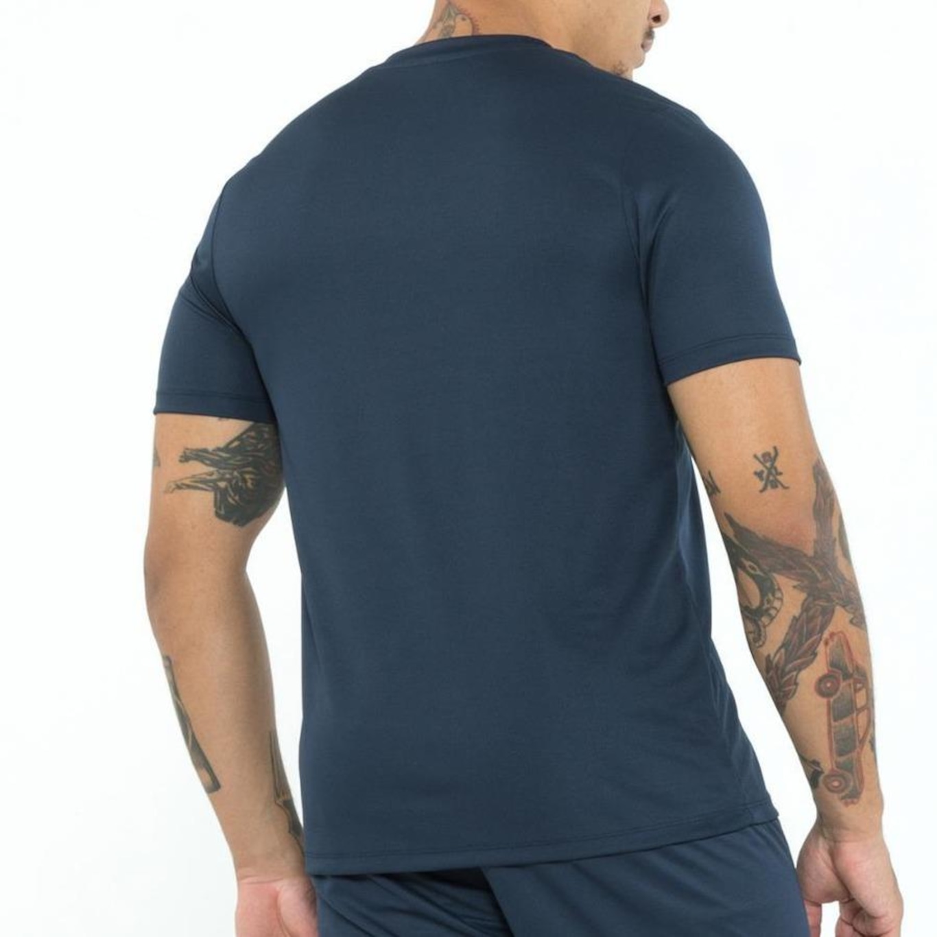 Camiseta Umbro Striker Premium - Masculina - Foto 5