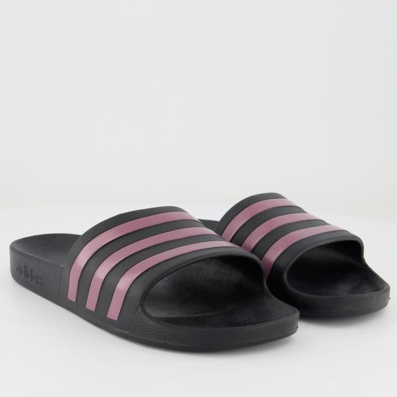 Chinelo adidas Adilette Aqua - Slide - Feminino - Foto 3