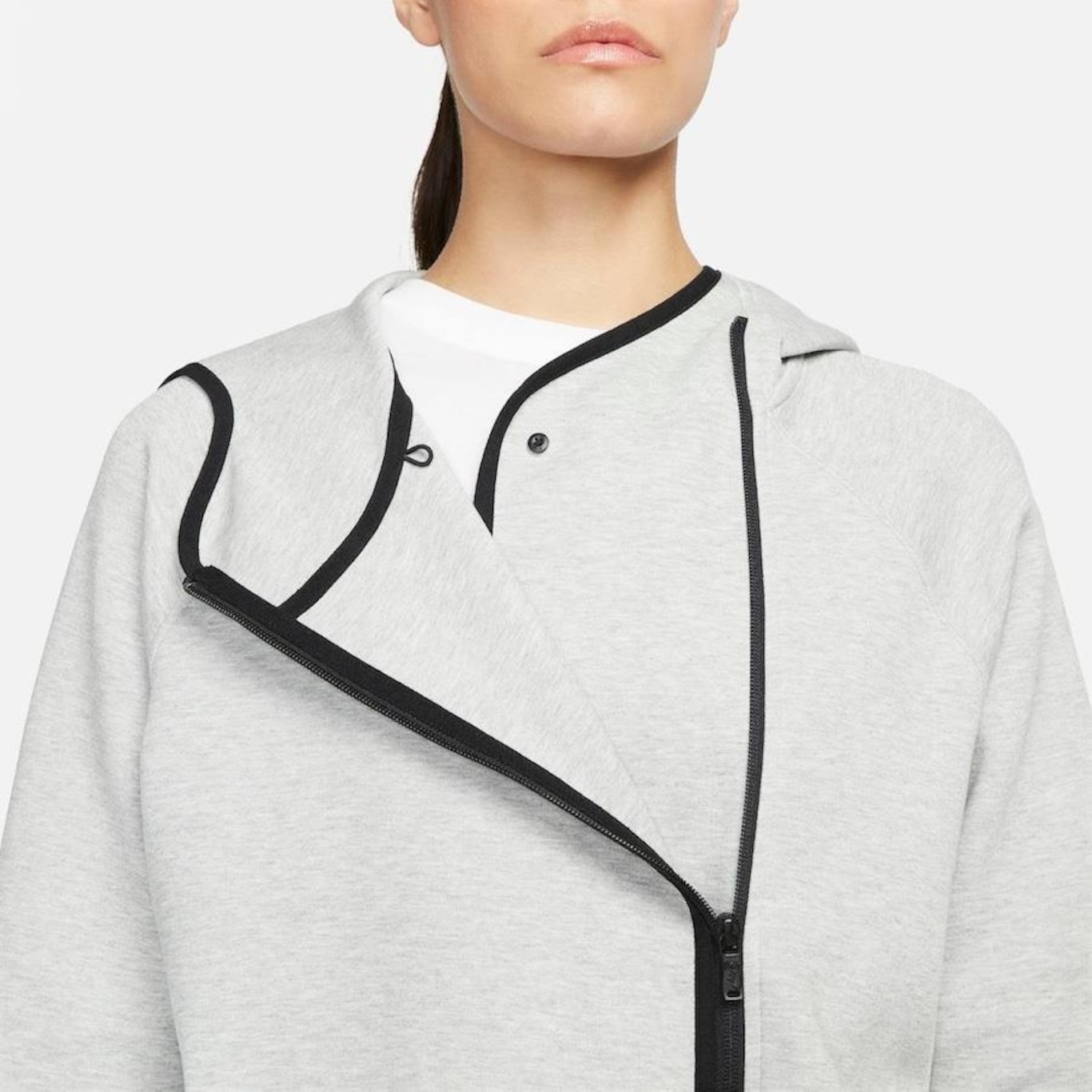 Jaqueta com Capuz Nike Sportswear Tech Fleece - Feminina - Foto 4