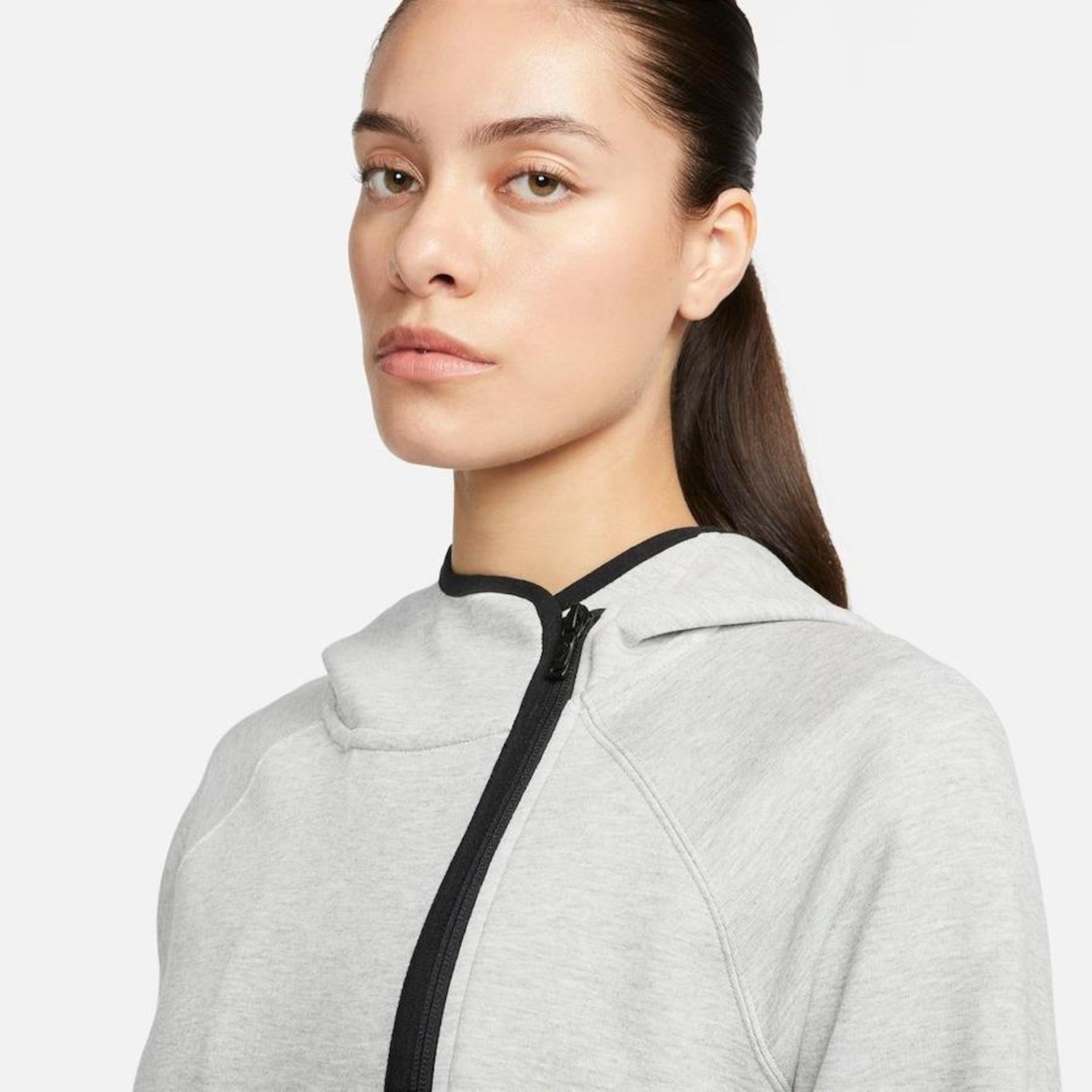 Jaqueta com Capuz Nike Sportswear Tech Fleece - Feminina - Foto 6