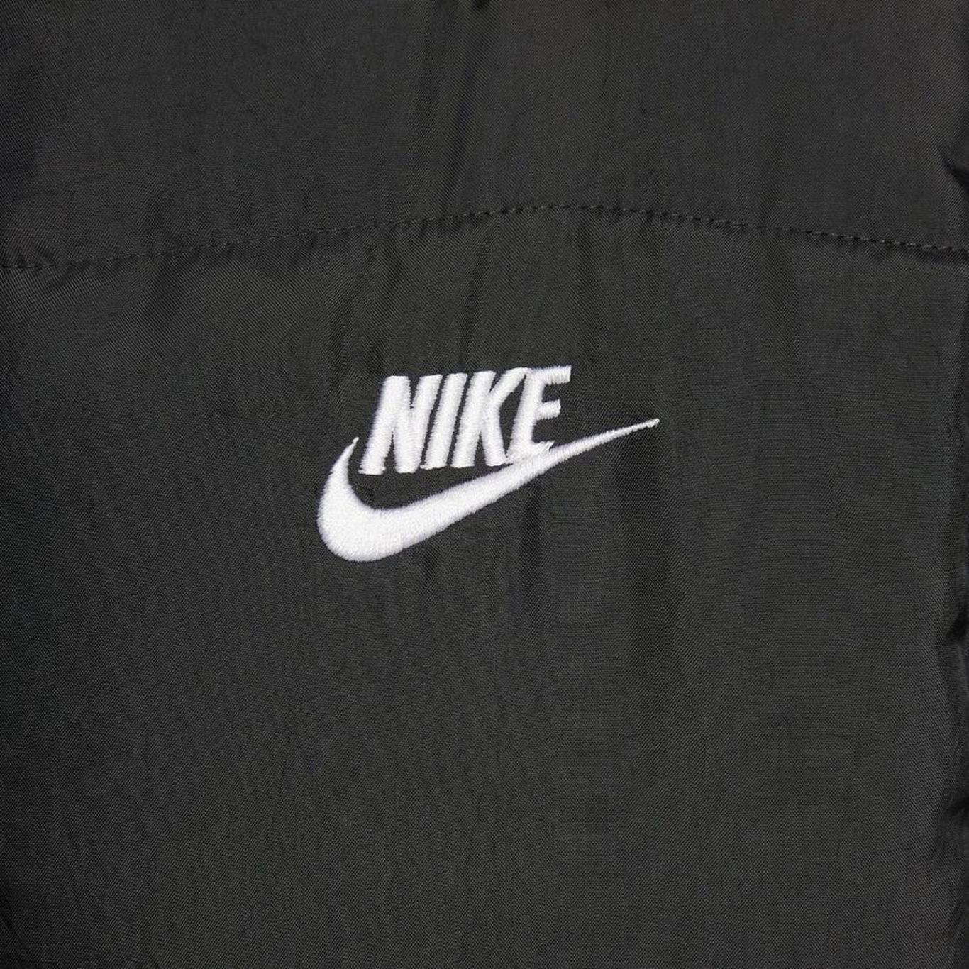 Colete sem Capuz Nike Sportswear Classic Puffer - Feminino - Foto 4