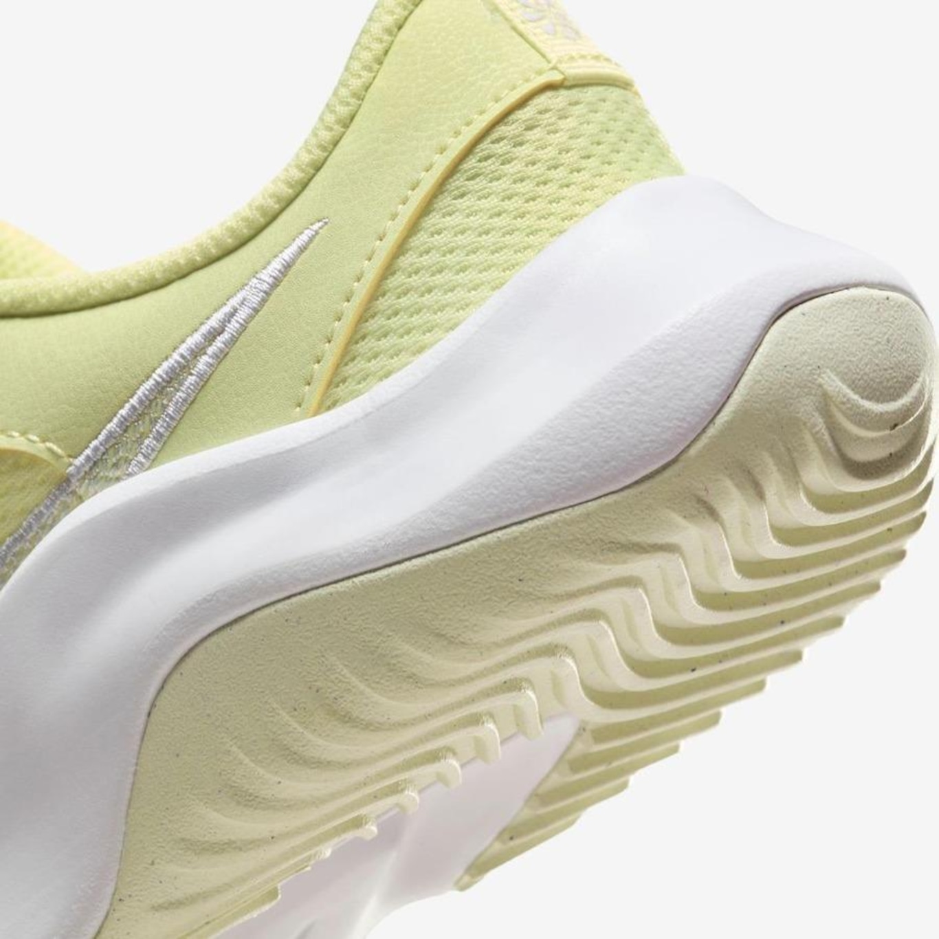 Yellow nike best sale womens trainers