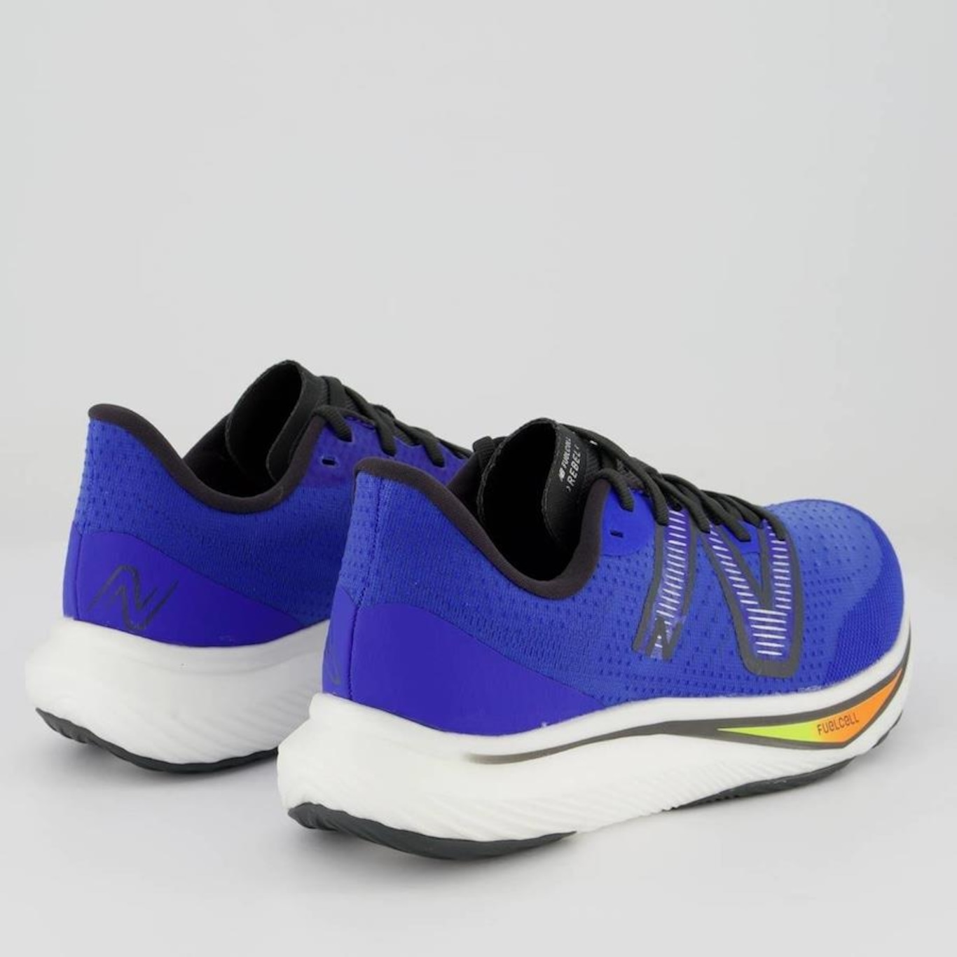 Tênis New Balance Fuelcell Rebel V3 - Masculino - Foto 3