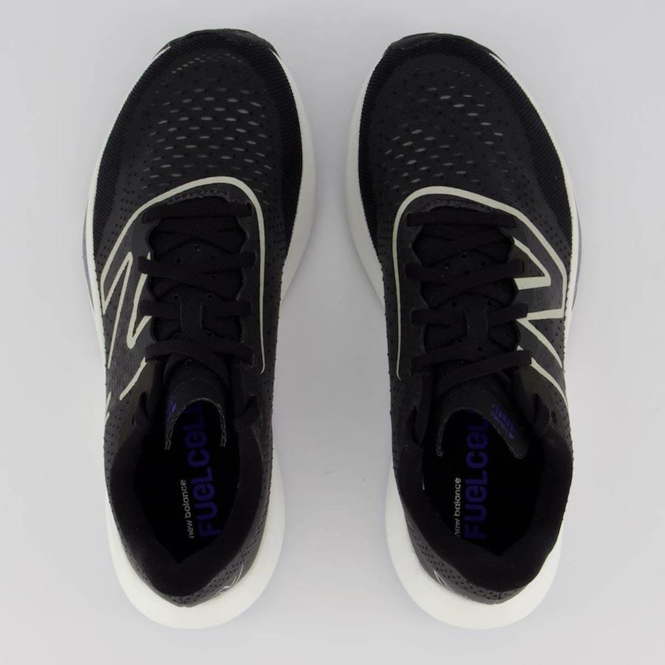 Tênis New Balance Fuelcell Rebel V3 - Feminino - Foto 4