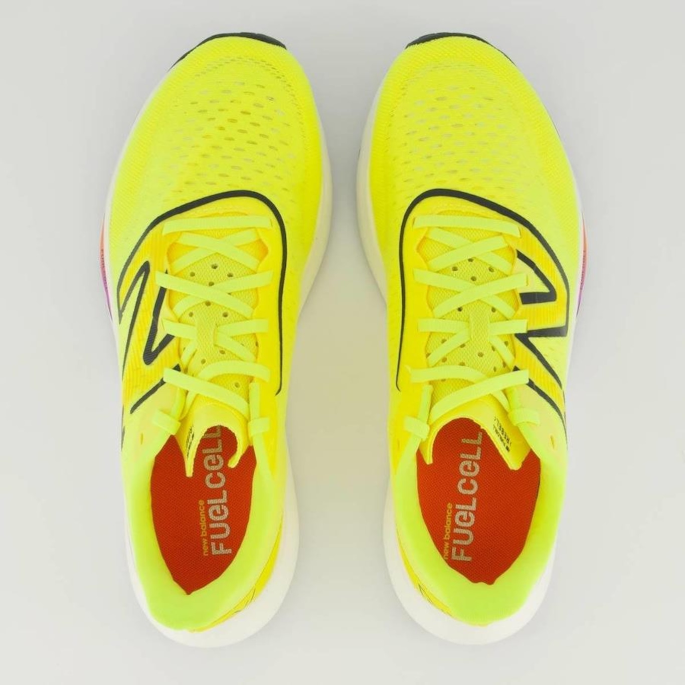 Tênis New Balance Fuelcell Rebel V3 - Masculino - Foto 4