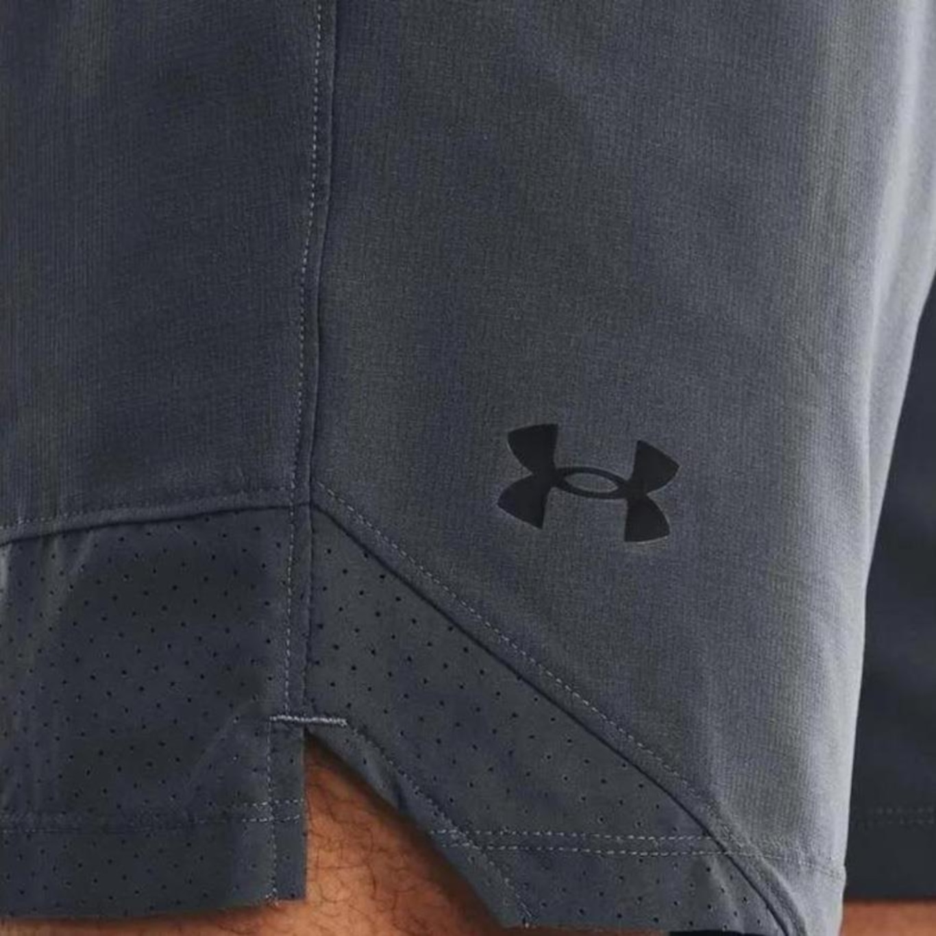 Shorts Under Armour Treino Vanish Woven - Masculino - Foto 4