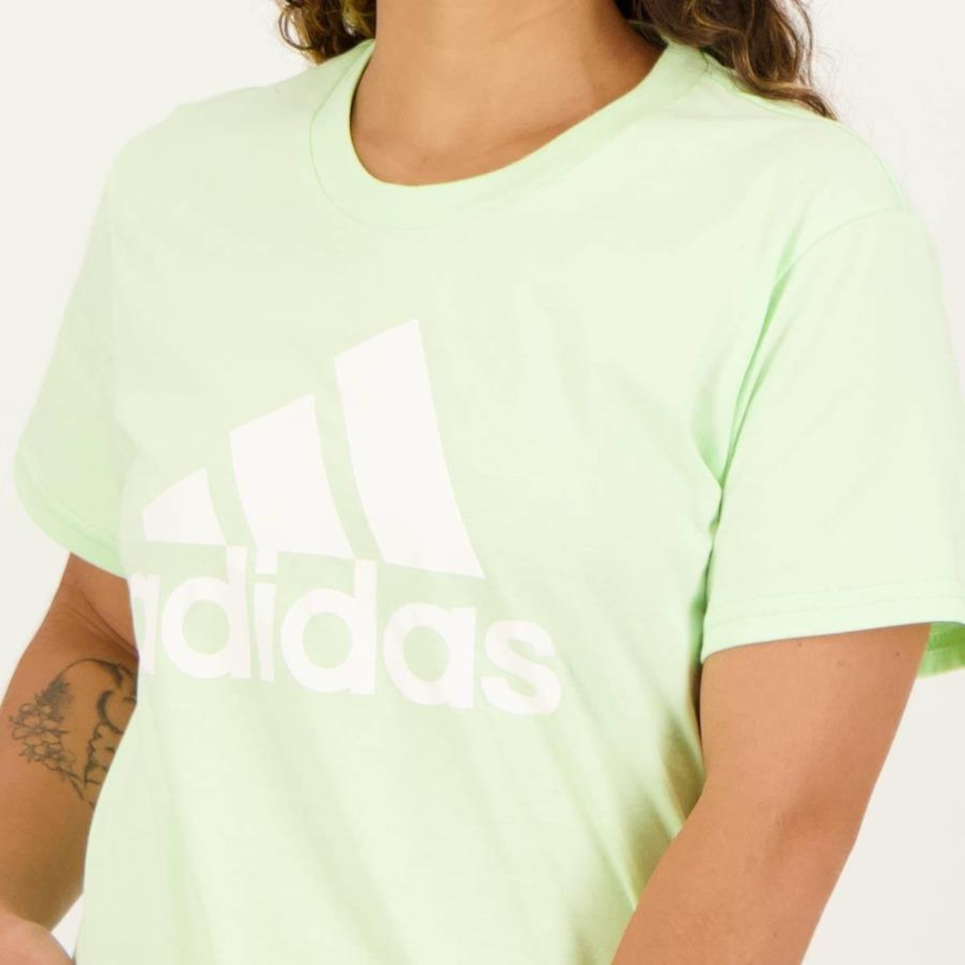 Camiseta adidas Big Logo - Feminina - Foto 4