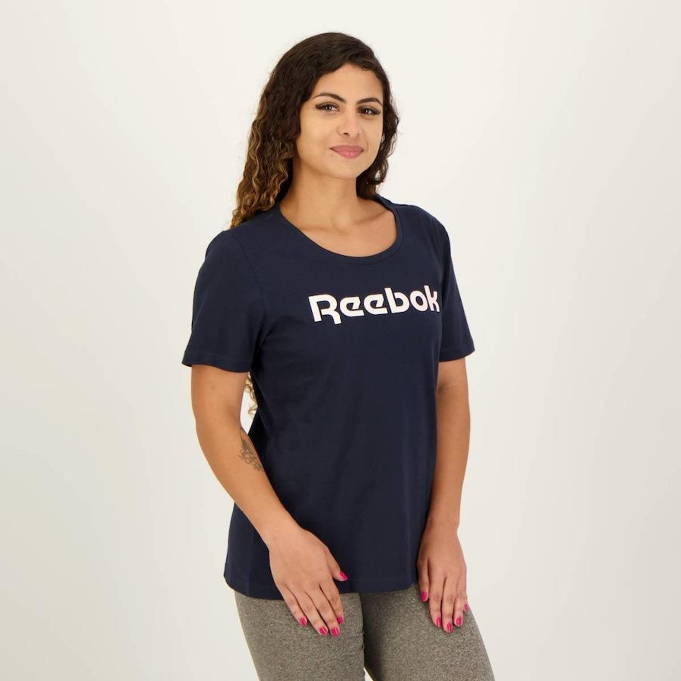 Camiseta Reebok Big Logo Linear - Feminina - Foto 5