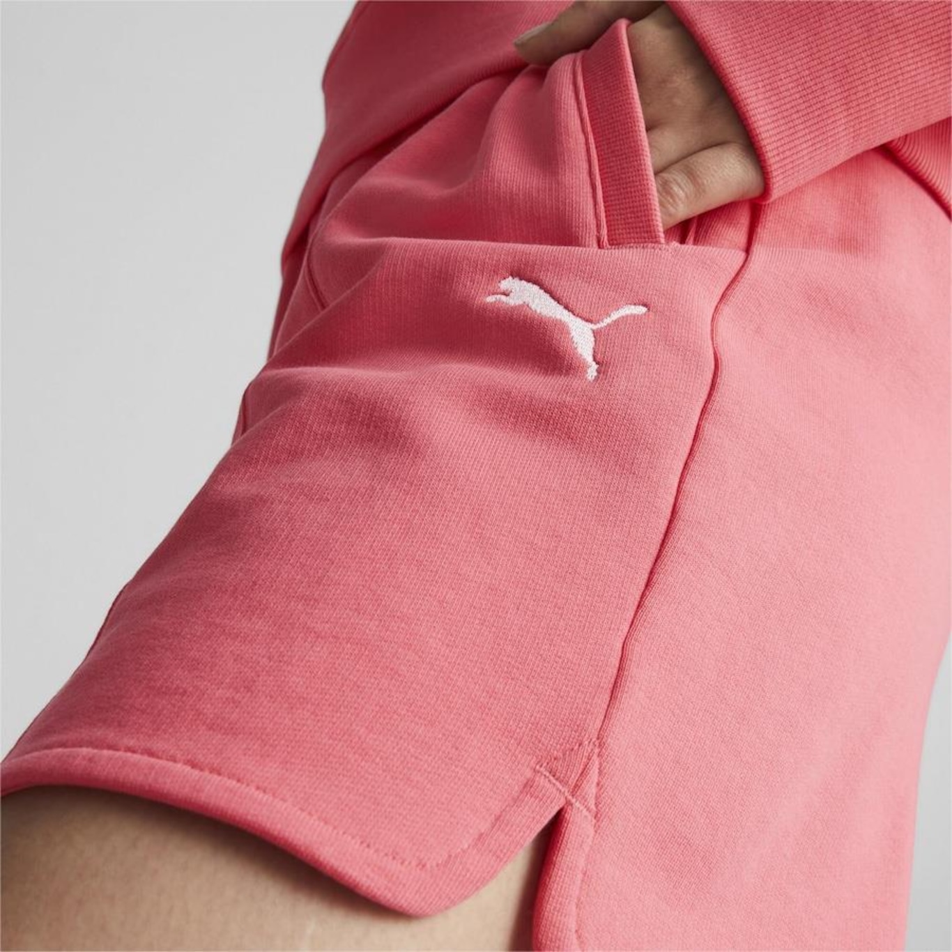 Shorts Puma Her - Feminino - Foto 5