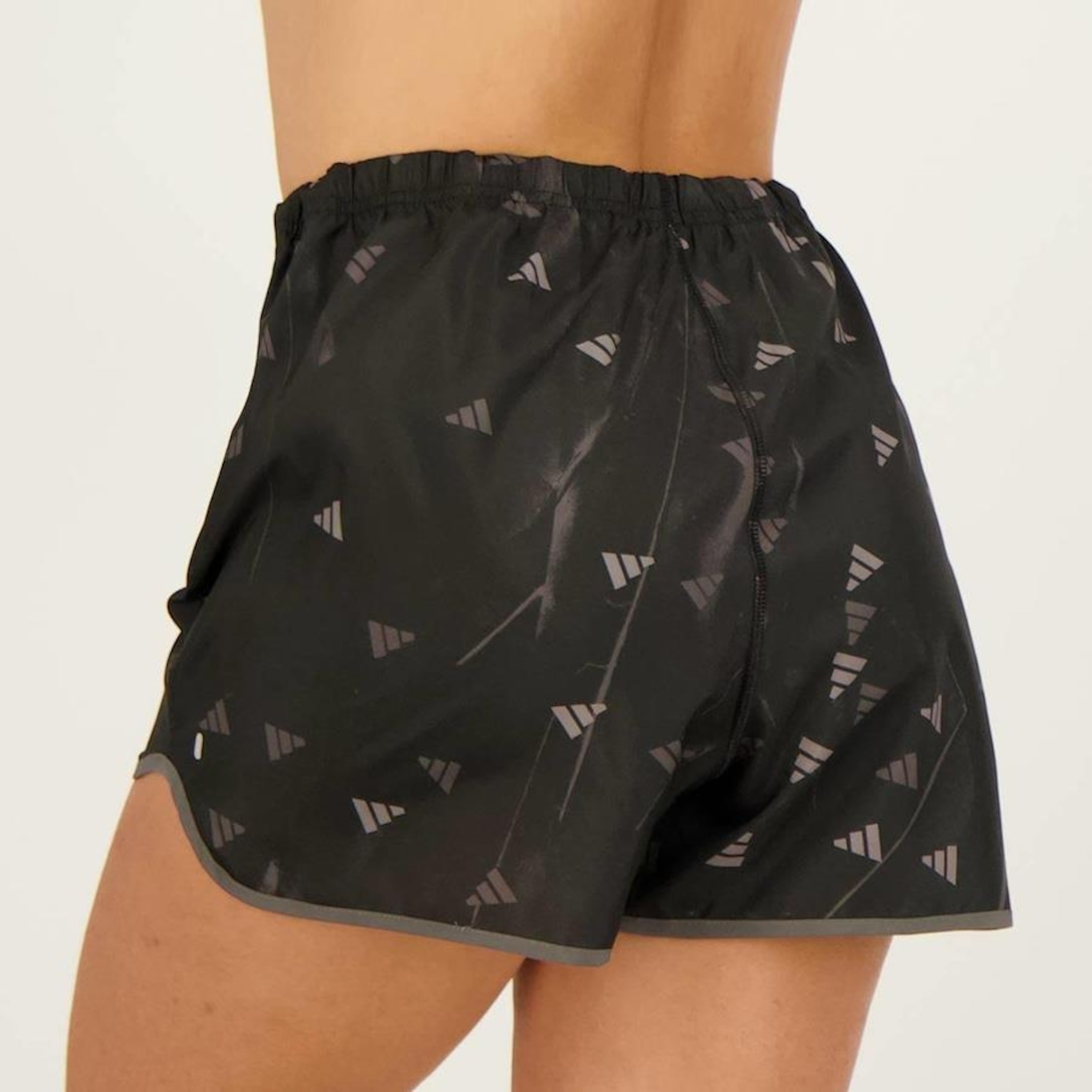 Shorts adidas Run It Brand Love - Feminino - Foto 3