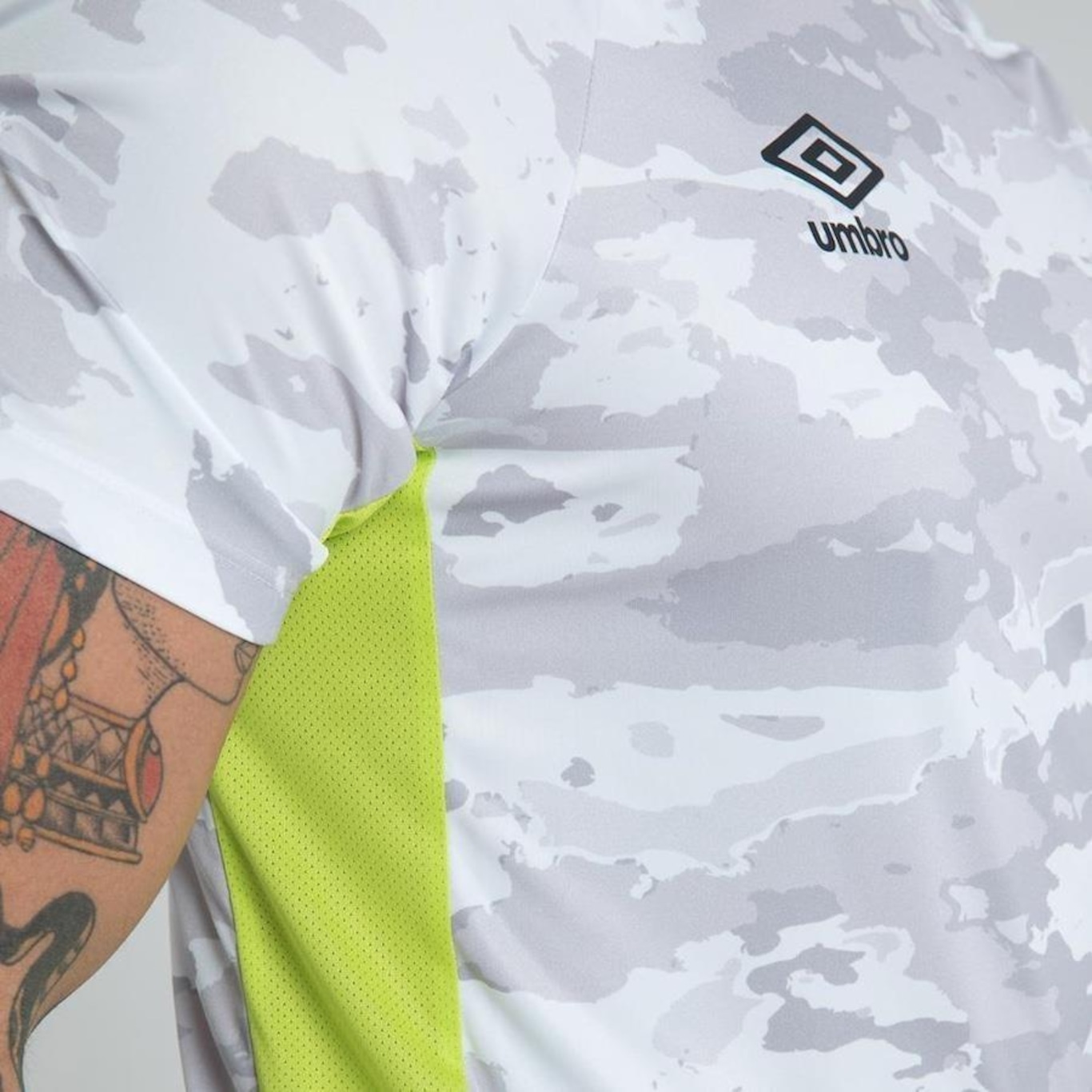 Camiseta Umbro Camuflagem - Masculina - Foto 4