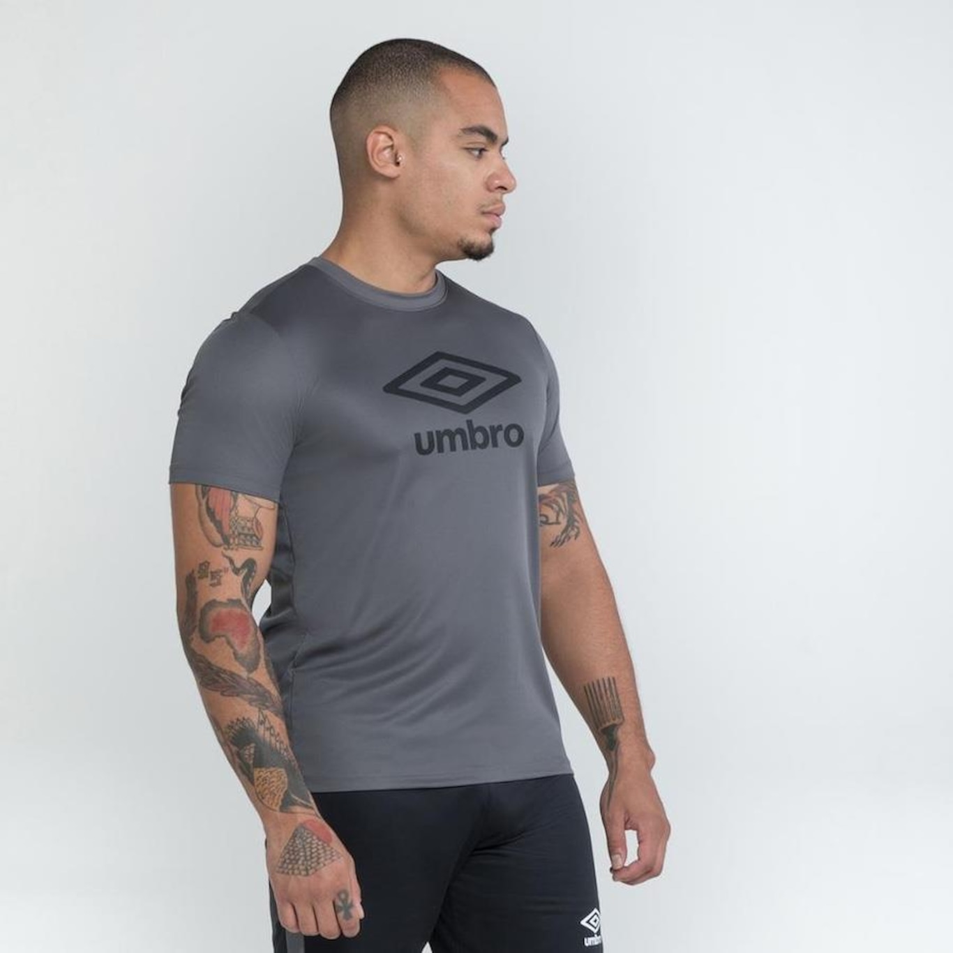 Camiseta Umbro Essential Diamond - Masculina - Foto 3