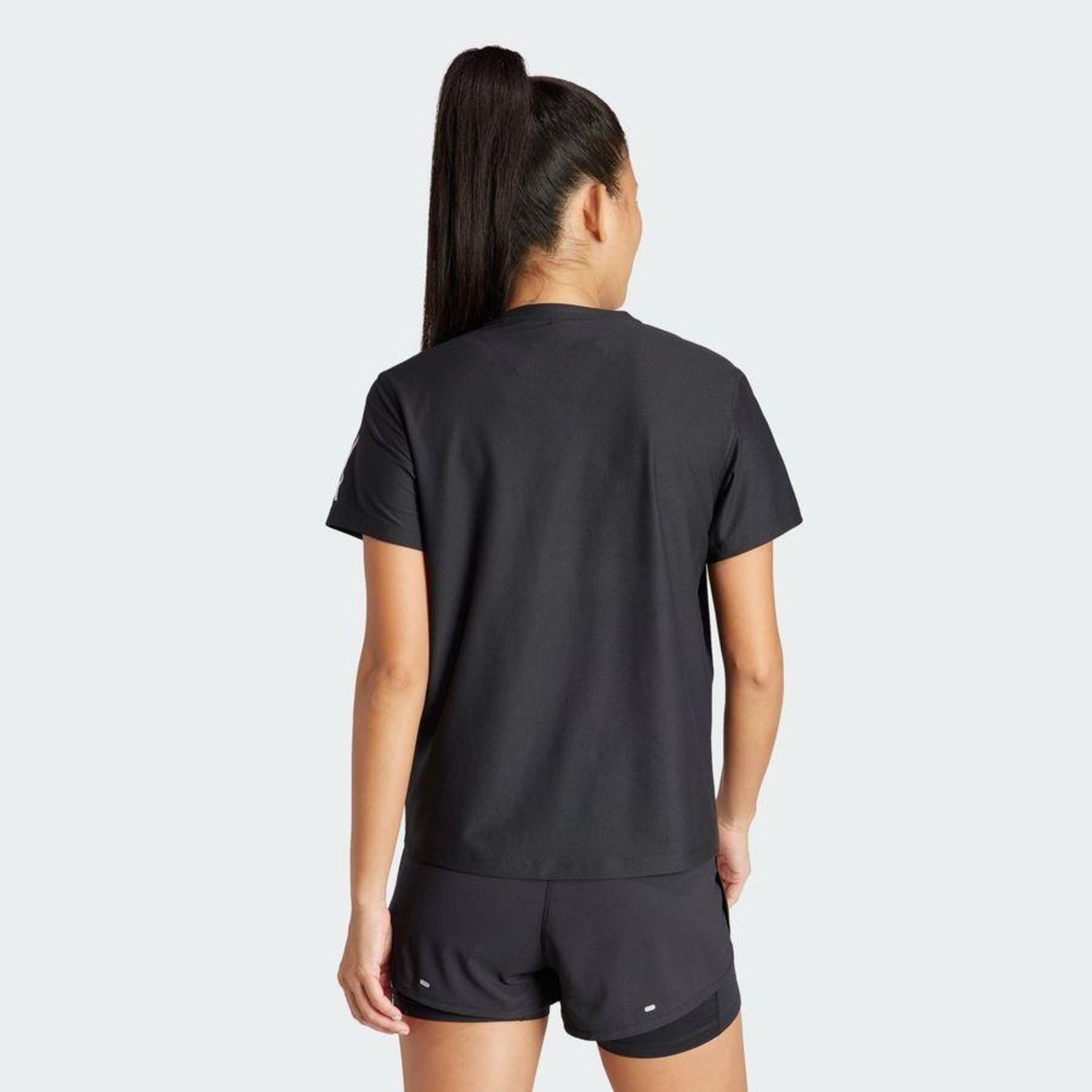 Camiseta adidas Otr B Tee - Feminina - Foto 6