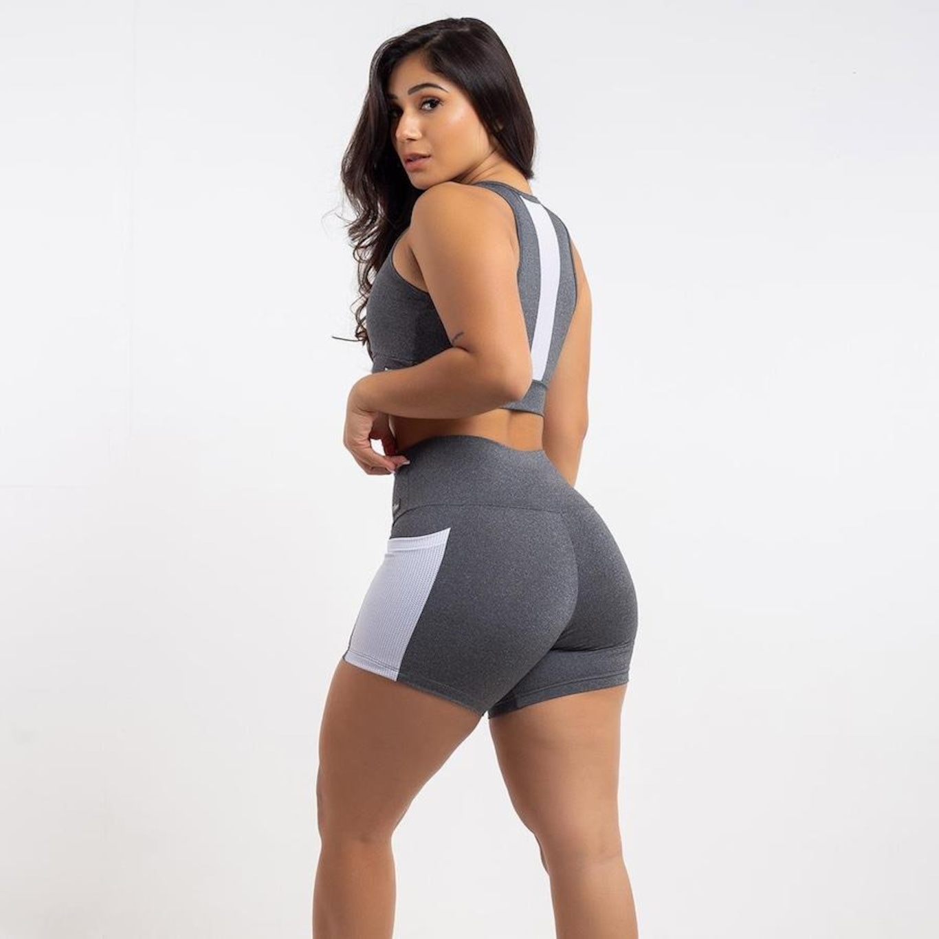 Conjunto Viére sem Transparencia: Top Fitness Nadador + Shorts Legging  - Feminino - Foto 2