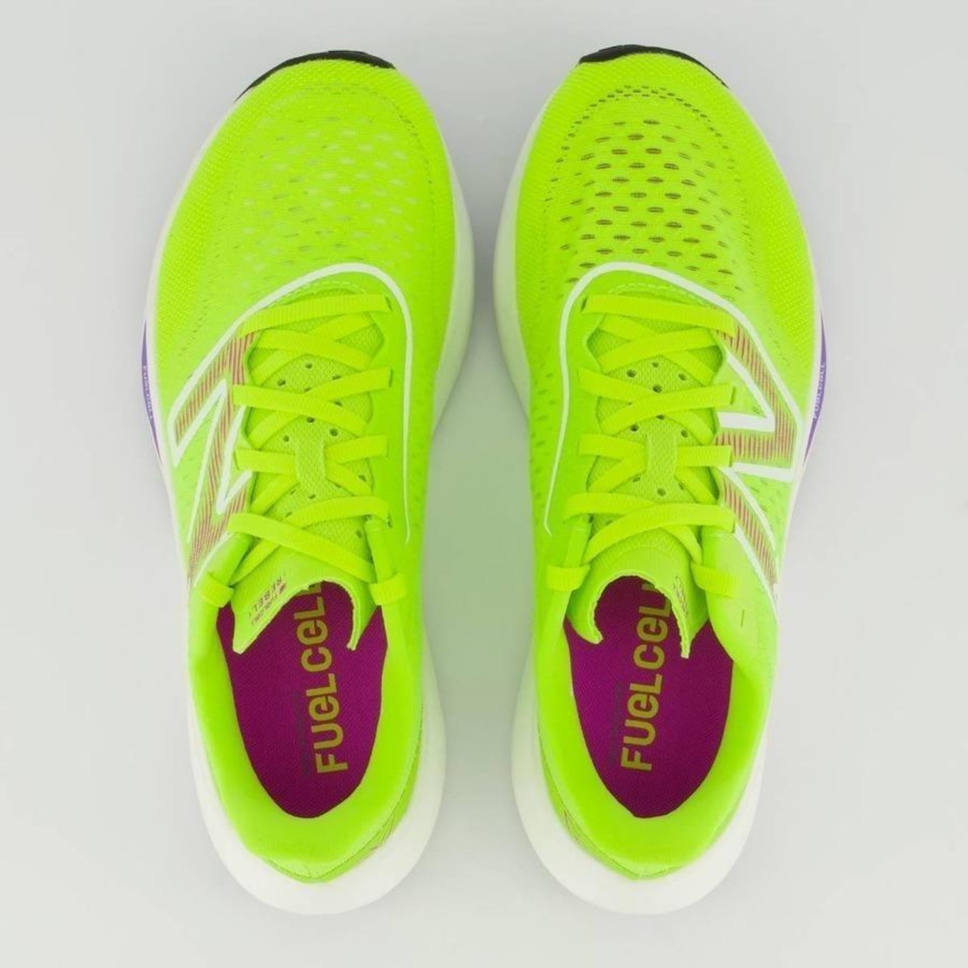 Tênis New Balance Fuelcell Rebel V3 - Feminino - Foto 4