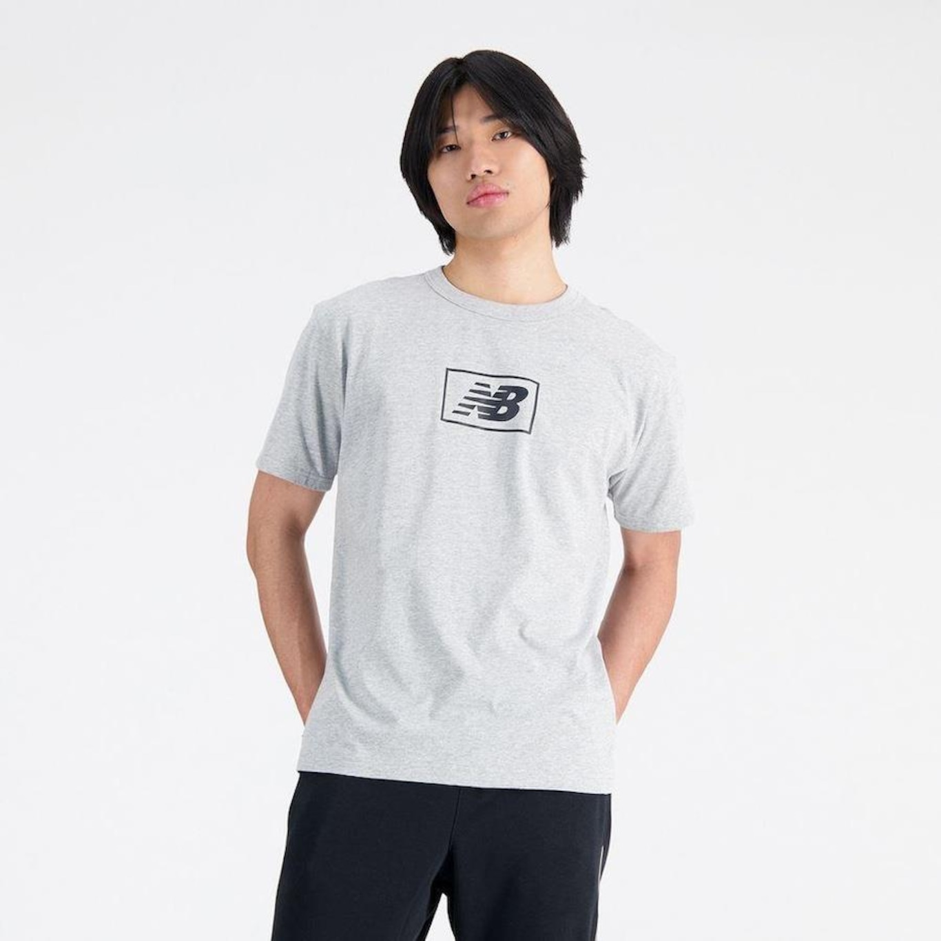 Camiseta New Balance Essentials Logo - Masculina - Foto 1