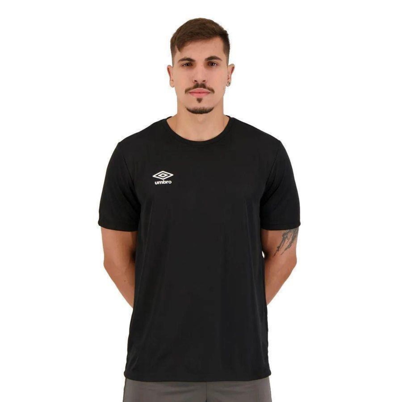 Camiseta Umbro Essential - Masculina - Foto 1