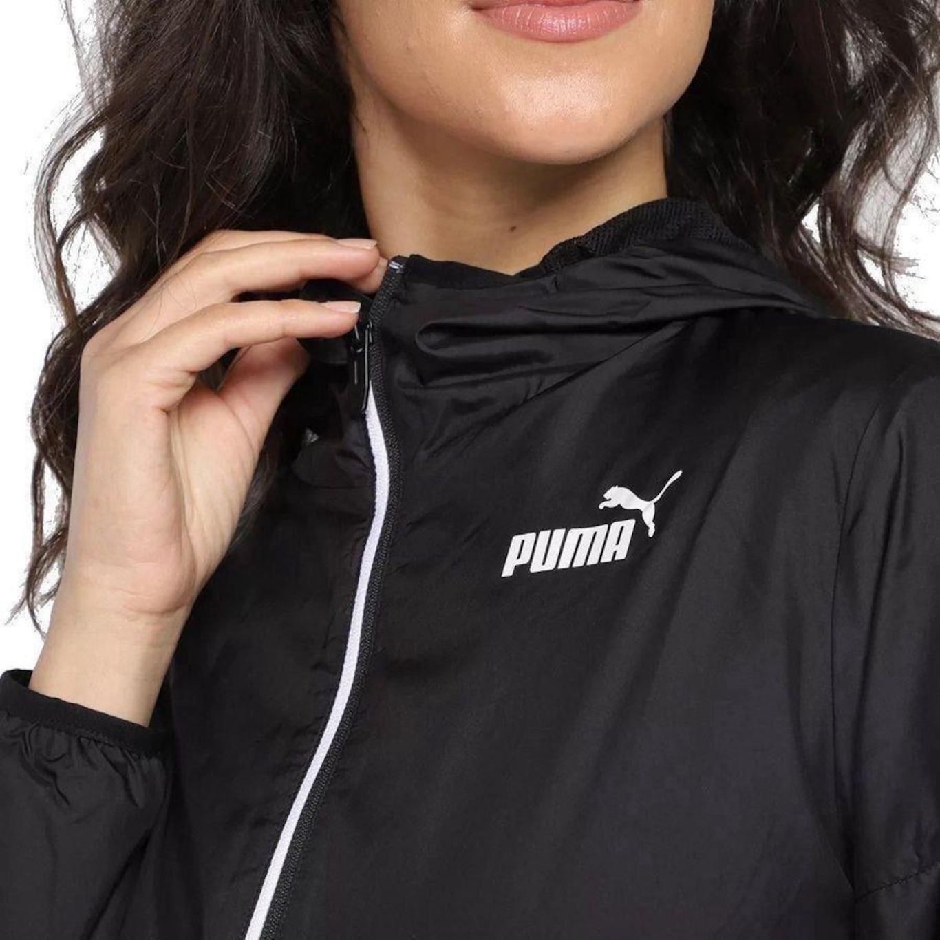 Jaqueta com Capuz Puma Corta Vento W Essentials Solid - Feminina - Foto 5