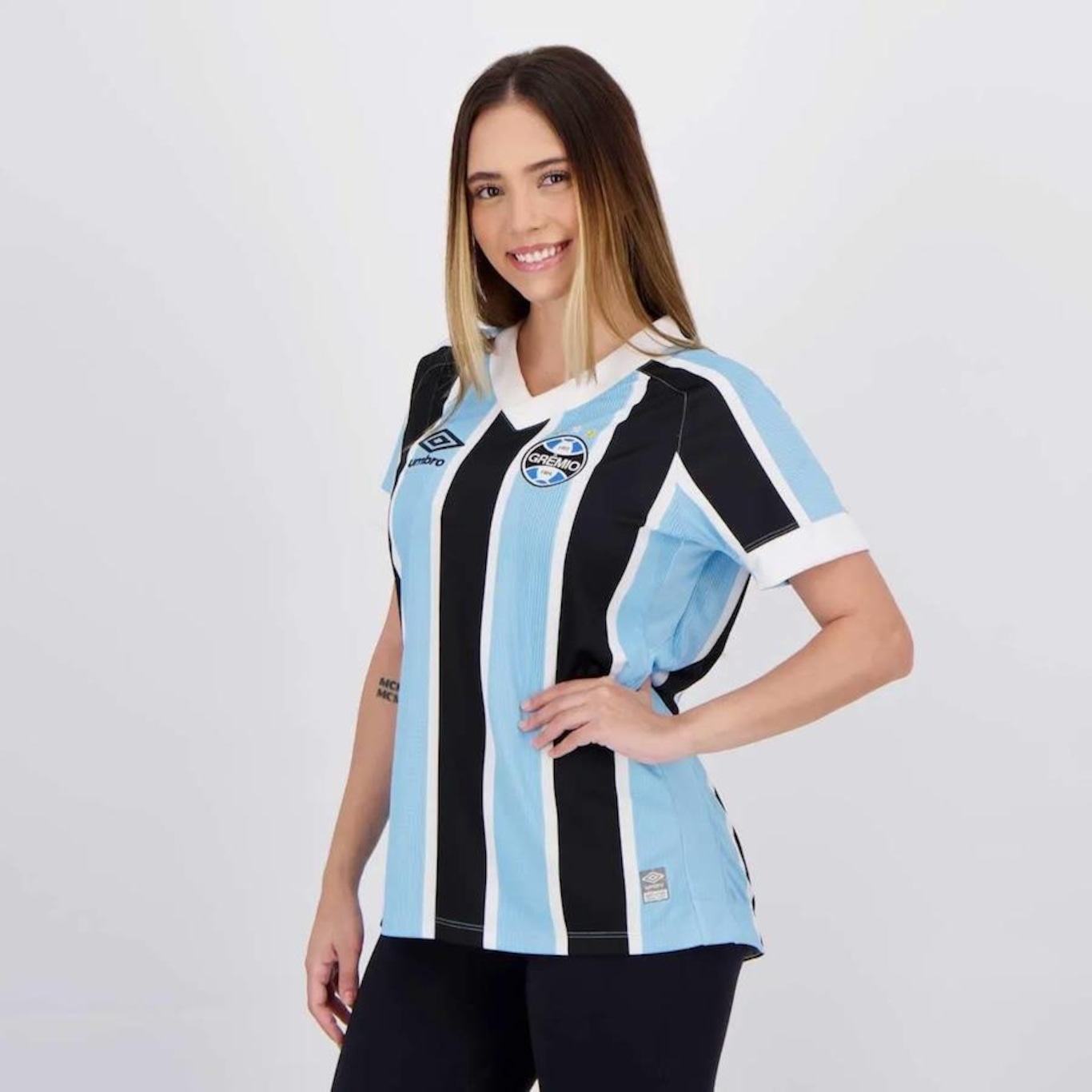 Camisa do Grêmio I 2021 Jogador Umbro - Feminina - Foto 2