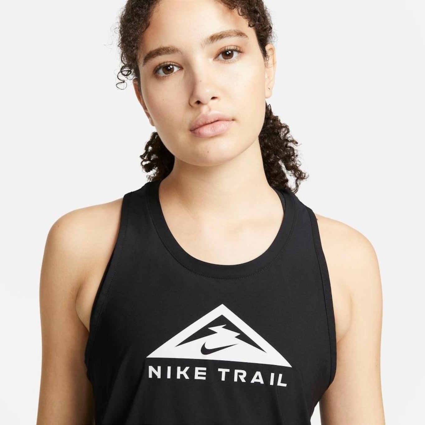 Camiseta Regata Nike Dri-Fit Trail - Feminina - Foto 3