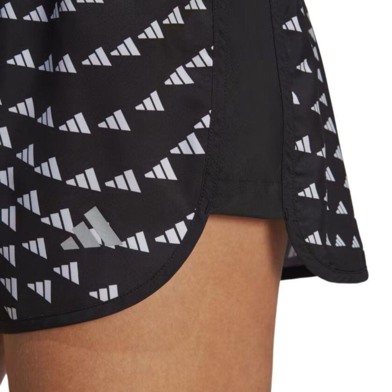 Shorts adidas Run It Brand Love - Feminino - Foto 3