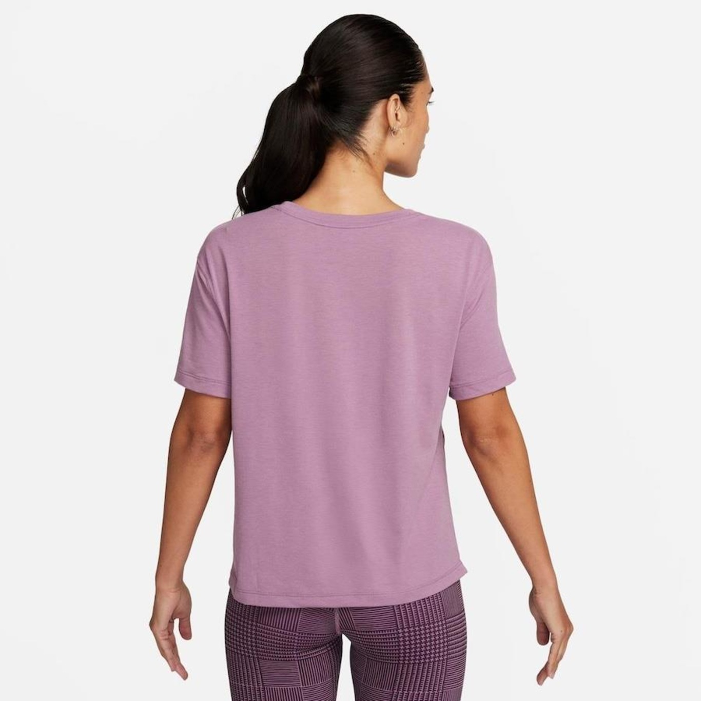 Camiseta Nike Yoga Dri-Fit - Feminina em Promoção