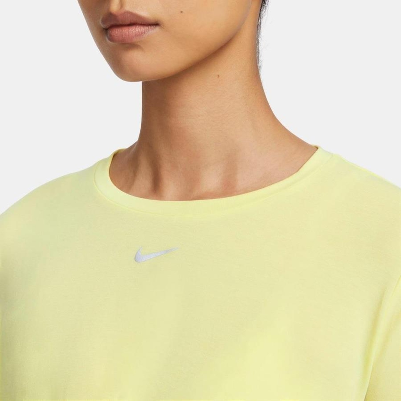 Camiseta Nike Dri-Fit One Luxe - Feminina - Foto 3