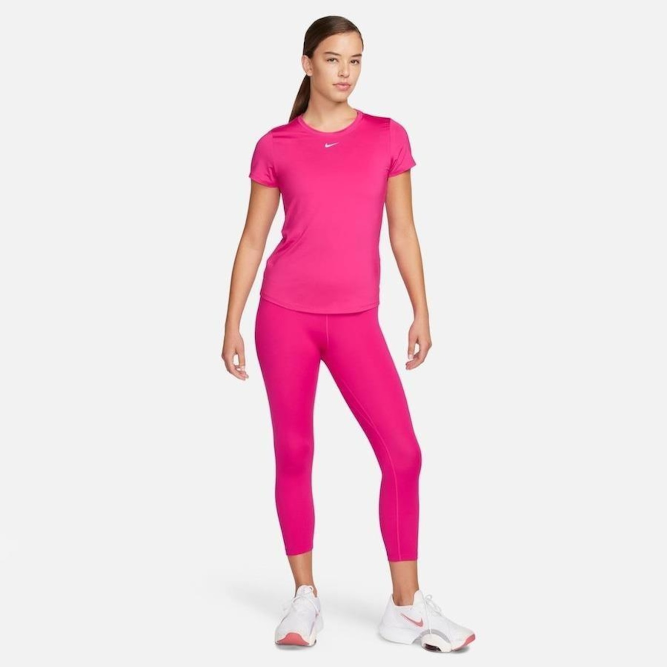 Camiseta Feminina Nike Manga Curta Dri-fit One Classic - Foto 4