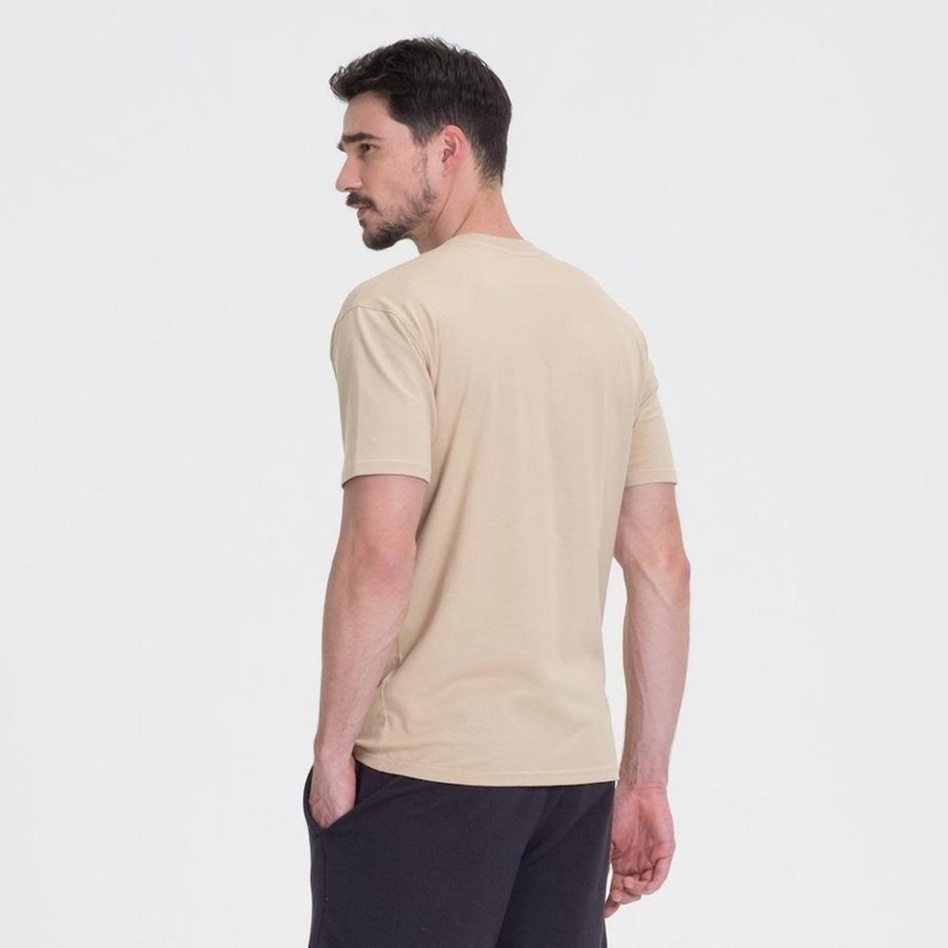 Camiseta New Balance Essentials Basic - Masculina - Foto 3