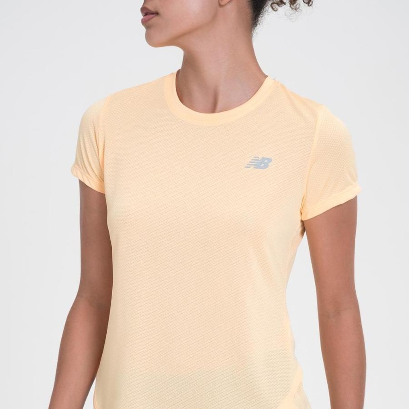 Camiseta New Balance Accelerate - Feminina - Foto 5